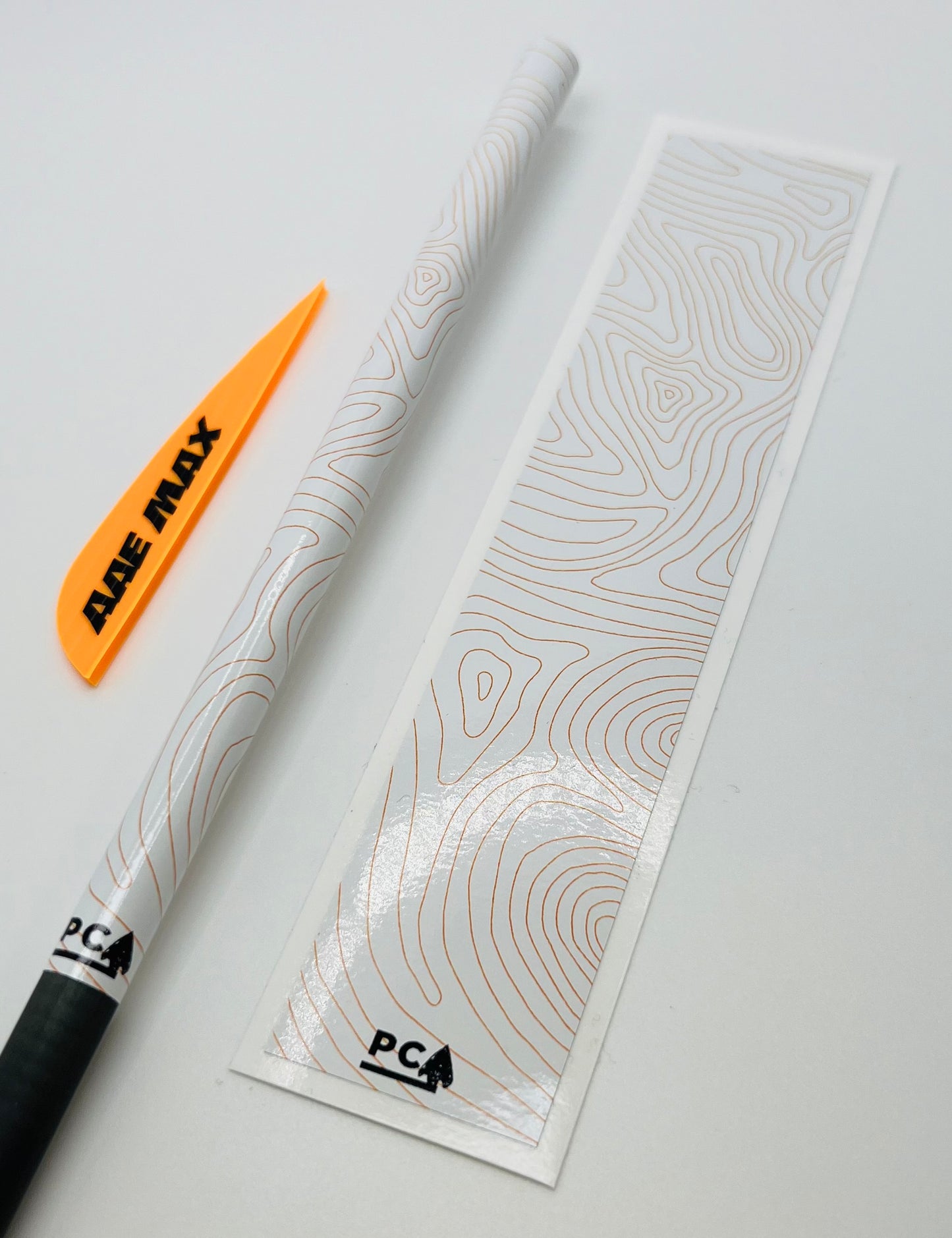 Light Orange on White (AAE Sunset Gold) - TOPO LITE Series Arrow & Bolt Wrap