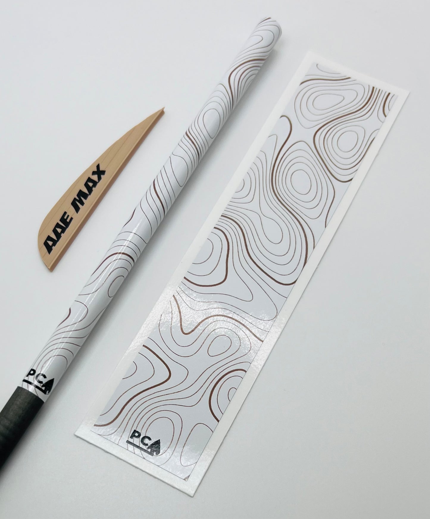 Tan on White (AAE Sand) - TOPO Series Arrow & Bolt Wrap