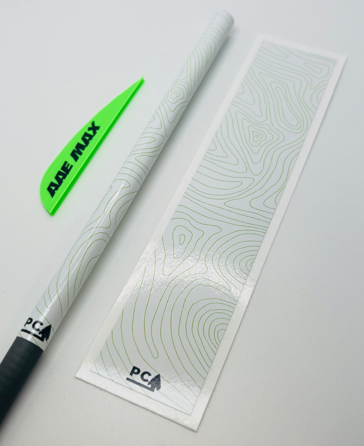 Bright Green on White (AAE Bright Green) - TOPO LITE Series Arrow & Bolt Wrap