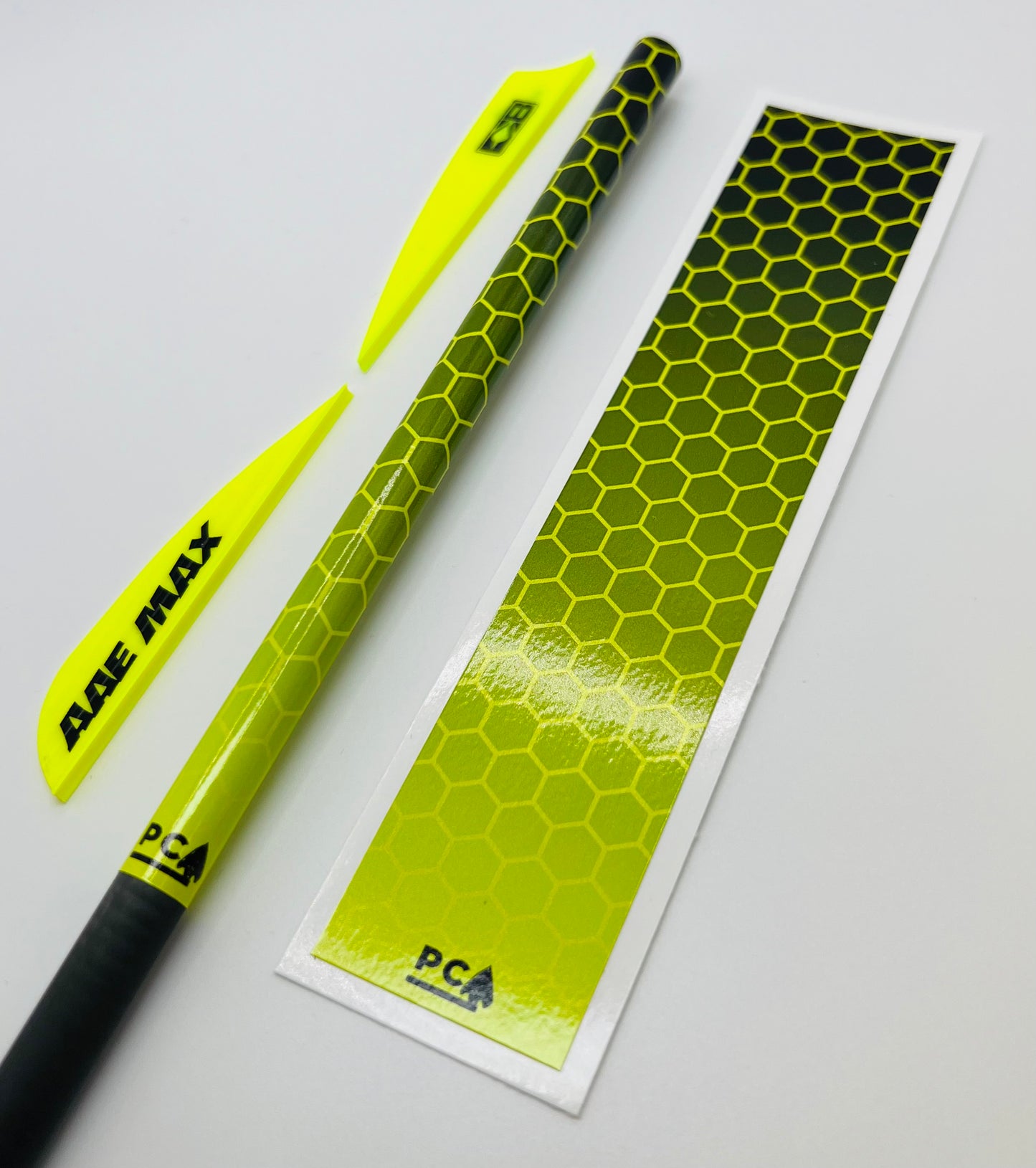 Flo Yellow x Black Gloss (AAE Yellow/Bohning Neon Yellow) - HEX FUSION Series Arrow & Bolt Wrap