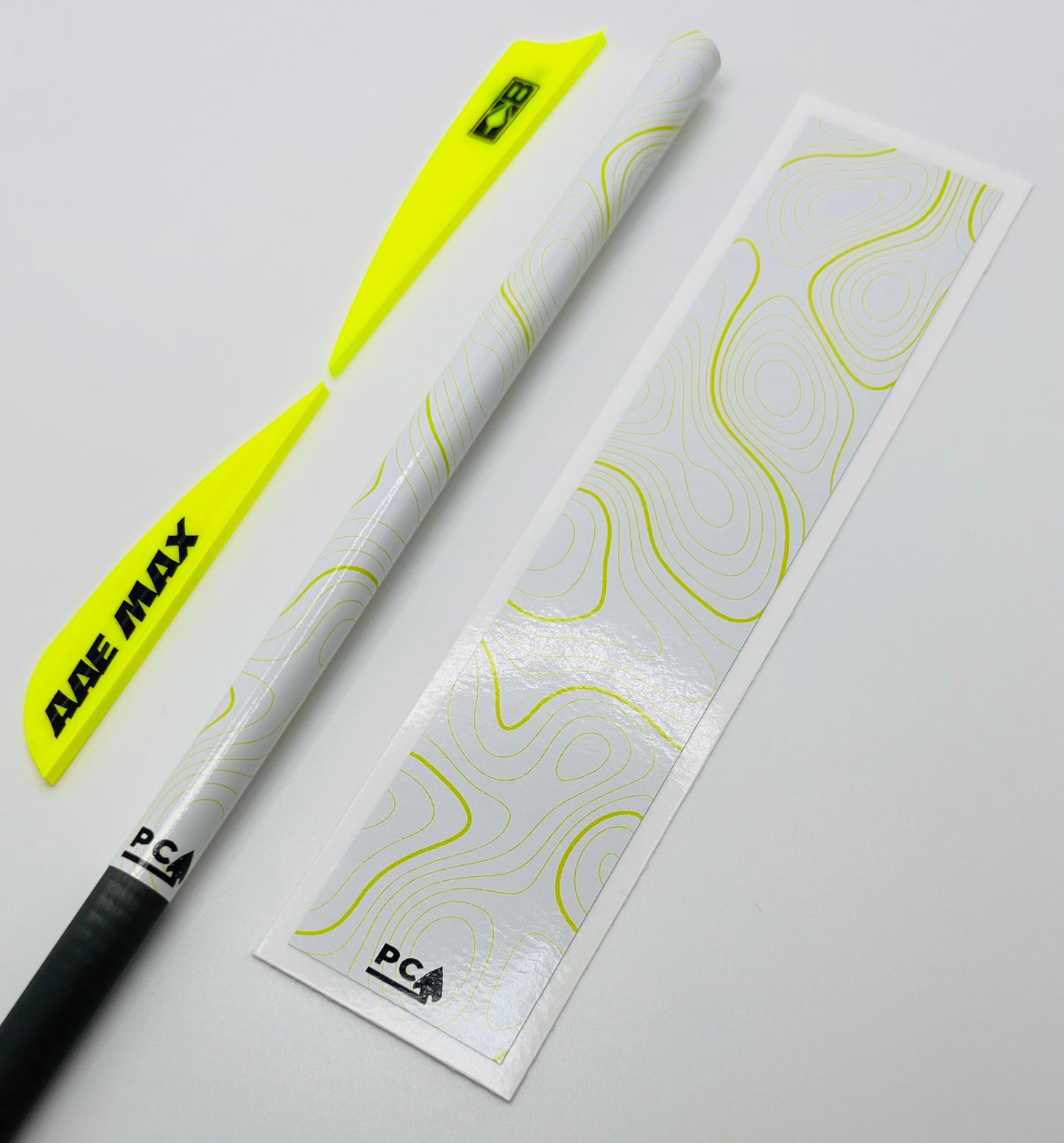 Flo Yellow on White Gloss (AAE Yellow/Bohning Neon Yellow) - TOPO Series Arrow & Bolt Wrap